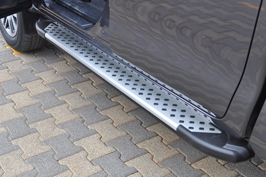 TOYOTA HILUX Running Boards X-Arctic Silver